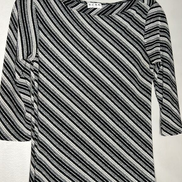 BCBG Paris, vertical striped silver sparkle, 3/4 sleeve, blouse, size medium - Picture 5 of 11